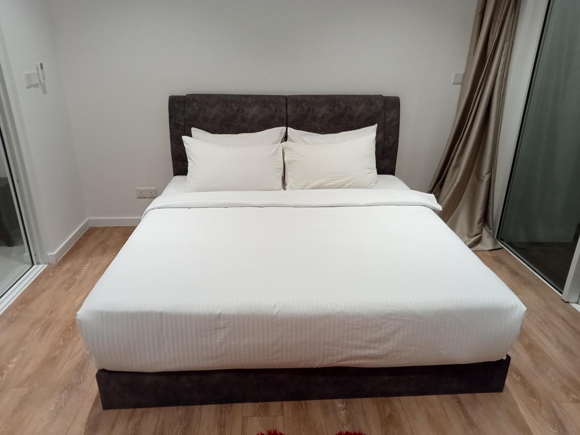 De Lincon Service At Quill Apartment Kuala Lumpur