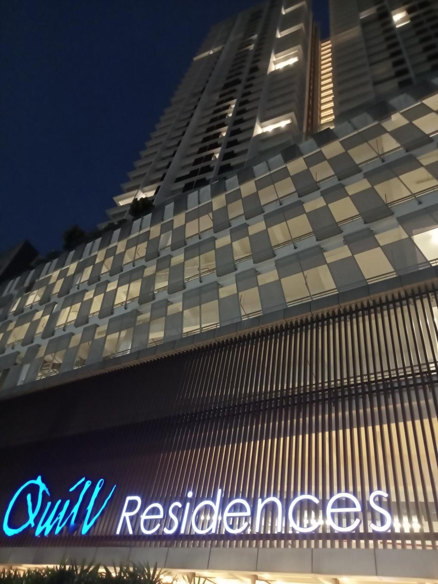 De Lincon Service At Quill Apartment *