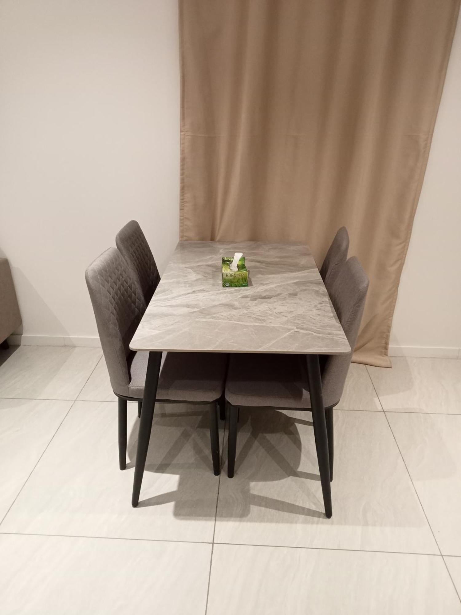 De Lincon Service At Quill Apartment Kuala Lumpur
